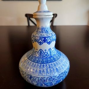 Antique Tobacco/ Wine Vase Made In Taiwan